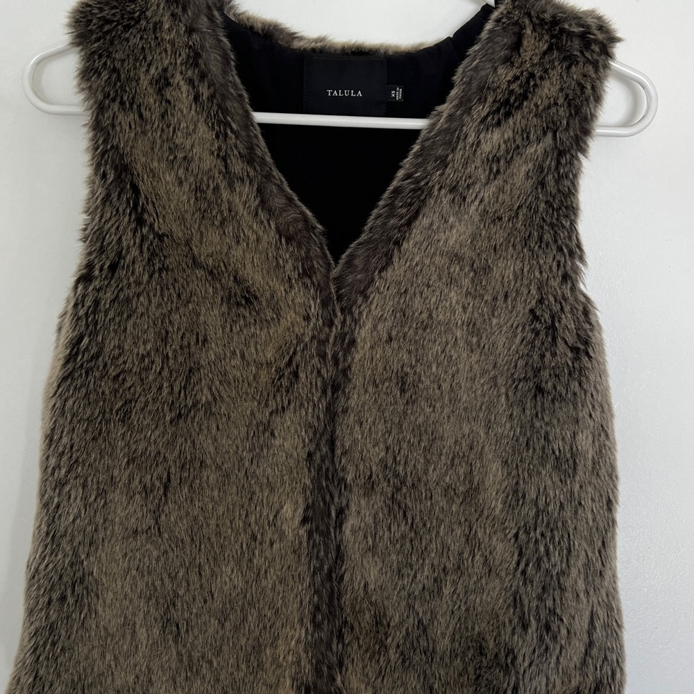 Talula faux fur vest size XS never worn